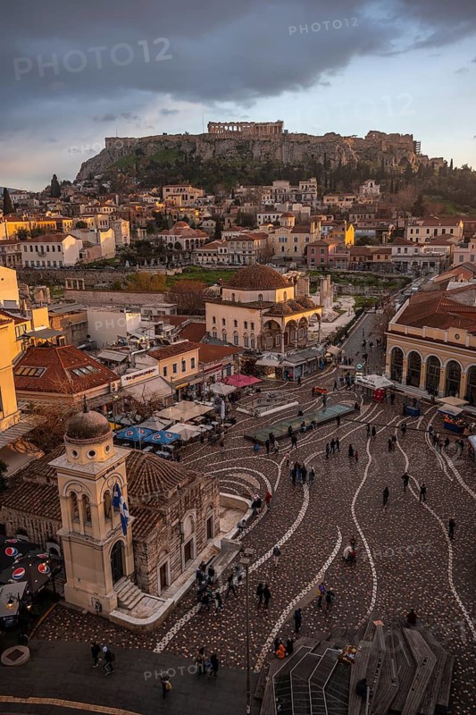 View over the old town of Athens, with Panagia Pantanassa Church, Tzisdarakis Mosque and Acropolis, Monastiraki Square, in the evening light, Athens, Attica, Greece