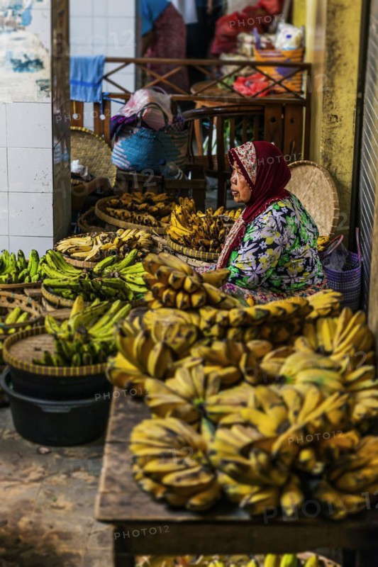 Traditional authentic food market, vendor, woman, fruit, vegetable, fresh, food, nutrition, sale, trade, bazaar, authentic, disease vector, food law, food control, stall, Asian, vegetable market, local, hygiene, virus, tradition, traditional, health, marketplace, market hall, tropical, travel, tourism, culture, poverty, presentation, cleanliness, person, Muslim, Islam, Lombok, Indonesia