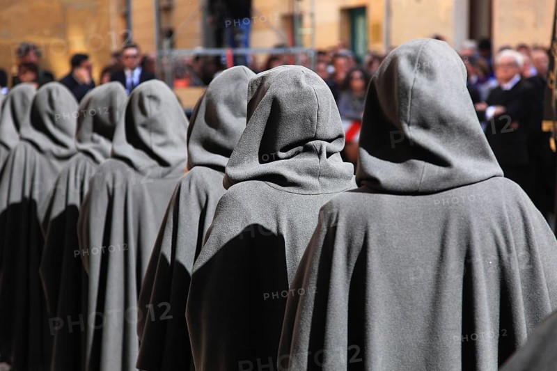 Sicily, Trapani, Good Friday mystery procession La Processione dei Misteri, groups accompany the procession with the mysteries