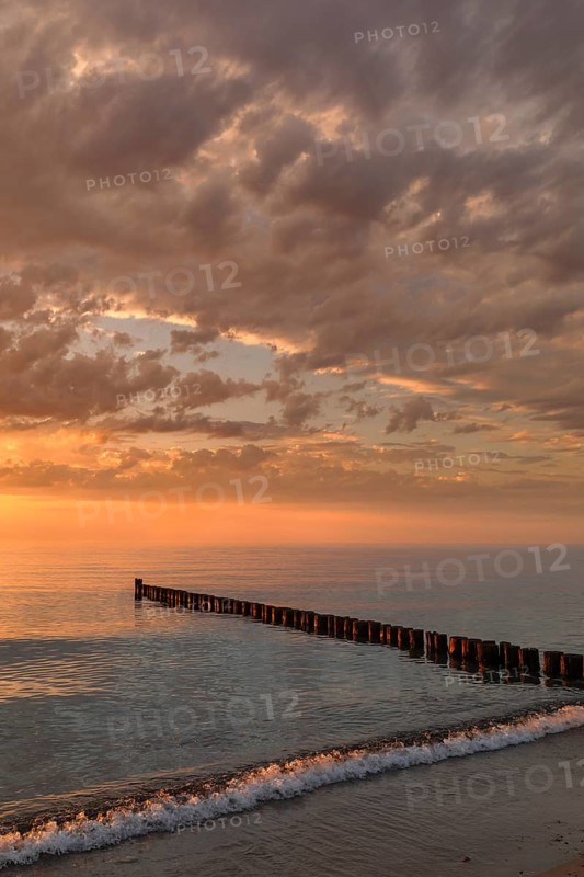 Sunset on the beach of Dierhagen, Fisch-Darß-Zingst peninsula, Mecklenburg-Western Pomerania, Germany, Dierhagen, Mecklenburg-Western Pomerania, Germany