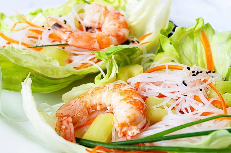 Vietnamese salad, glass noodles, with vegetables and shrimp, no people