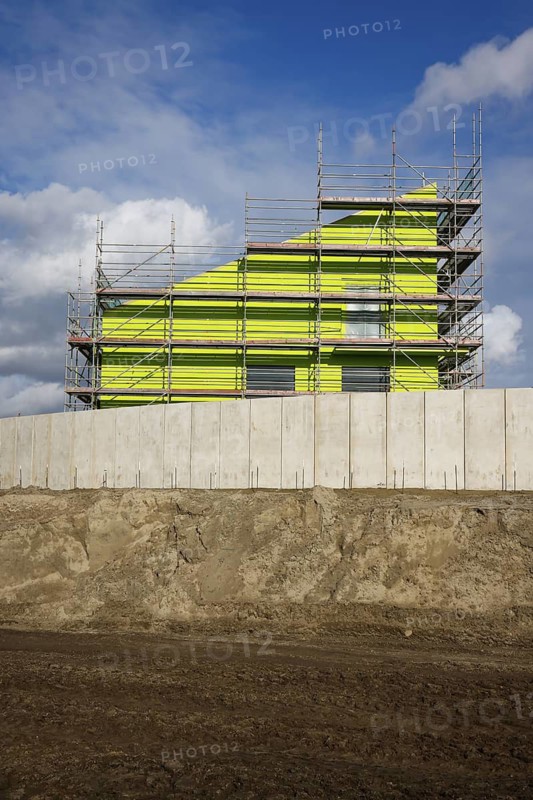 28.10.2020, Oberhausen, Ruhr area, North Rhine-Westphalia, Germany - Emscher conversion, new Emscher AKE sewer, here the new Oberhausen pumping station, the ecological conversion of the Emscher system consists of the construction of a central wastewater treatment system in the Ruhr area, the construction of sewers and the renaturation of the Emscher and its tributaries 00X201028D007CARO (MODEL RELEASE: NO, PROPERTY RELEASE: NO (c) caro images / Rupert Oberhaeuser, http://www.caro-images.com, info@caro-images.com - If the photo is used for purposes other than journalism, please contact the agency - any use of the photo is subject to a fee)