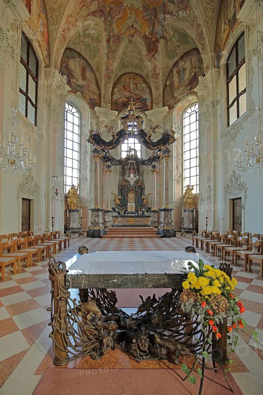 Chancel with altar, Interior view, Baroque, Decorations, Ceiling fresco by Giuseppe Appiani, Arts and crafts, Painting, Church, St Peter's, Old Town, Mainz, Rhine-Hesse region, Rhineland-Palatinate, Germany