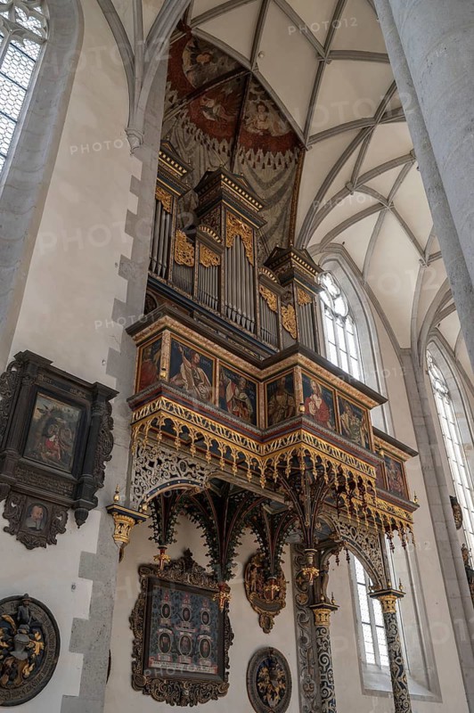 Side organ in a Renaissance prospectus in the late Gothic church of St George, built between 1427 and 1505, church, Nördlingen, Bavaria, Germany