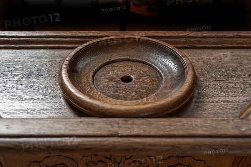 Detail, integrated plate on the craftsman's chair or alms chair from 1680, the Büttner Zunft, Lorenz Church, Nuremberg, Middle Franconia, Bavaria, Germany