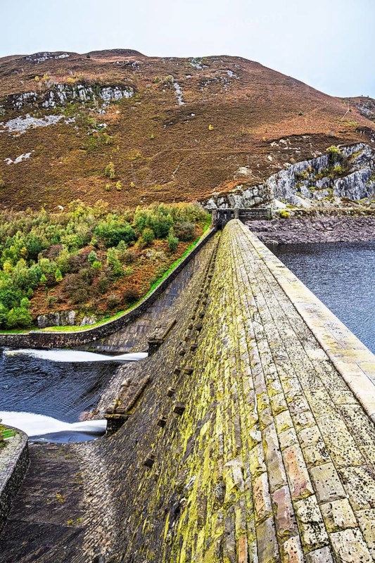 Caban Coch Dam, Elan Valley, Caban-Coch Reservoir, Rhayader, Wales, UK