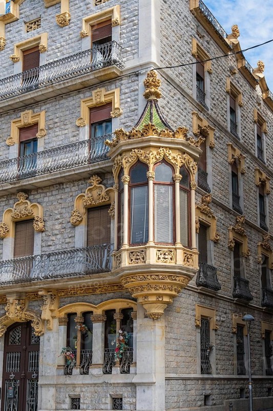 Prestigious house with Art Nouveau façade and bay window on the Rambla Nova in Tarragona, Spain