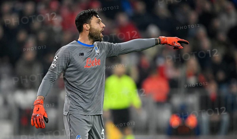 Goalkeeper Marco Sportiello BC Bergamo (57) Gesture Gesture Football, Champions League, Allianz Arena, Munich, Bavaria, Germany