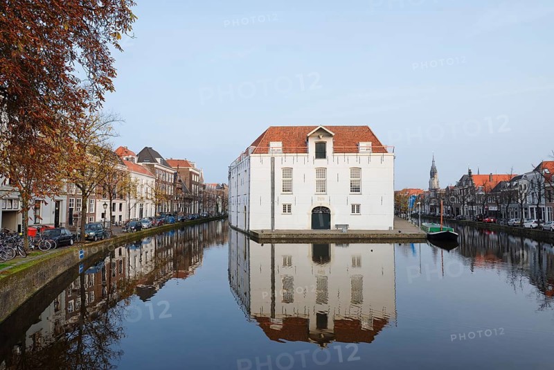 Voldersgracht with houses and the former Army Museum, Koninklijk Nederlands Legermuseum, Delft, South Holland, Netherlands