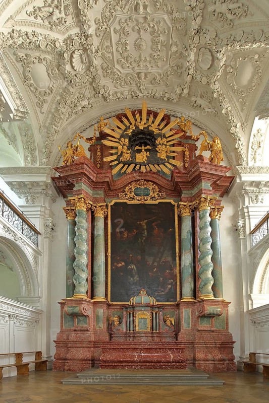 Baroque altar with paintings, columns and decorations, arts and crafts, splendour, castle church, Friedrichshafen, Obersee, Lake Constance, Lake Constance region, Baden-Württemberg, Germany