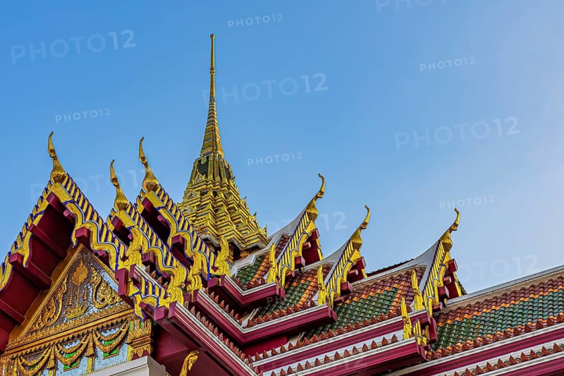Wat Yannawa, Buddhist temple, overlapping roofs with curved chofas and Chedi temple tower, Bangkok, Thailand's metropolis, Thailand