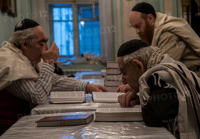 St Petersburg, Russia, Eastern Europe. Russian Jews at the Synagogue in the historic centre