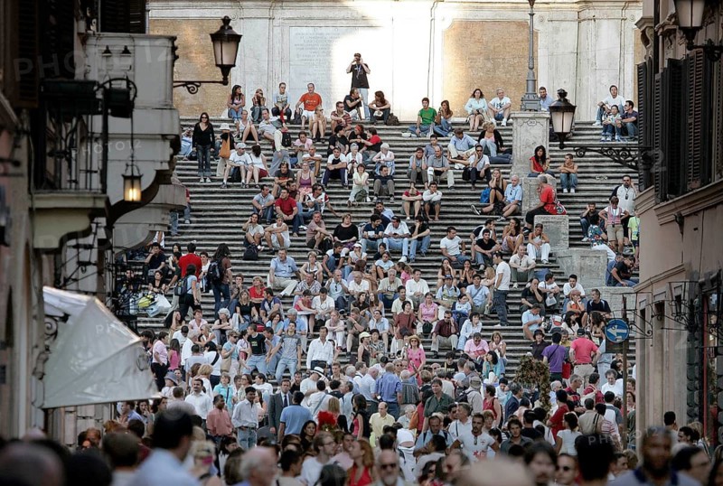 Rome, ITA, 08.09.2004 -Tourists at the Spanish Steps, Rome, Italy