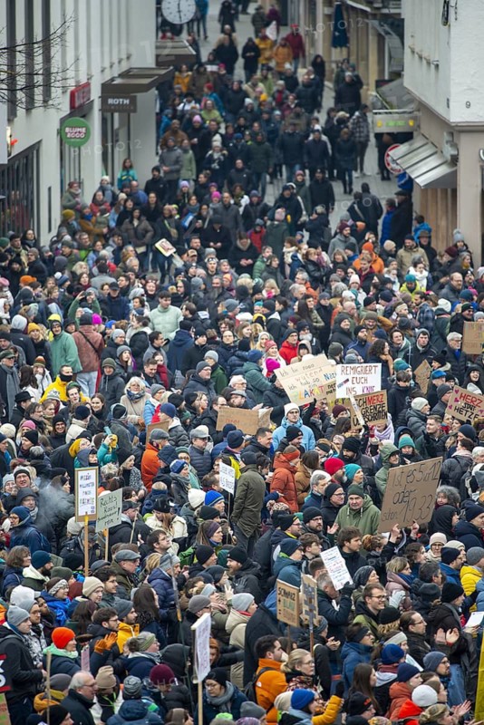 Demonstration against the right, people protest against right-wing extremism and in favour of diversity, Münsterplatz in Ulm, Baden-Württemberg, Germany