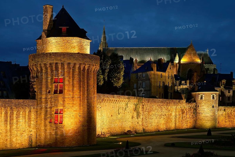 Europe, France, Brittany, Vannes at night, Vannes, France
