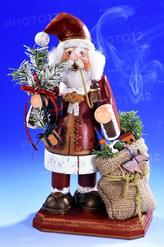 A smoking man from the Erzgebirge, figure, decoration, Christmas studio photo, Lower Saxony, Federal Republic of Germany