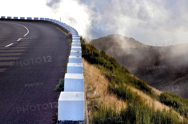 Portugal, PRT - 14.01.08 - Pico do Arieiro, road, Madeira, road, road, destination, Pico do Arieiro, Portugal