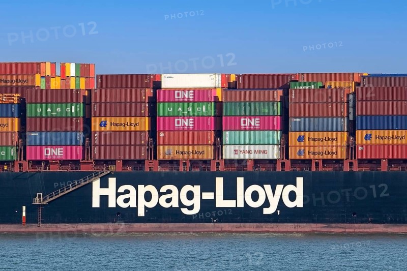 Container ship, containership Hudson Express of the Hapag-Lloyd AG shipping and container transportation company loaded with containers