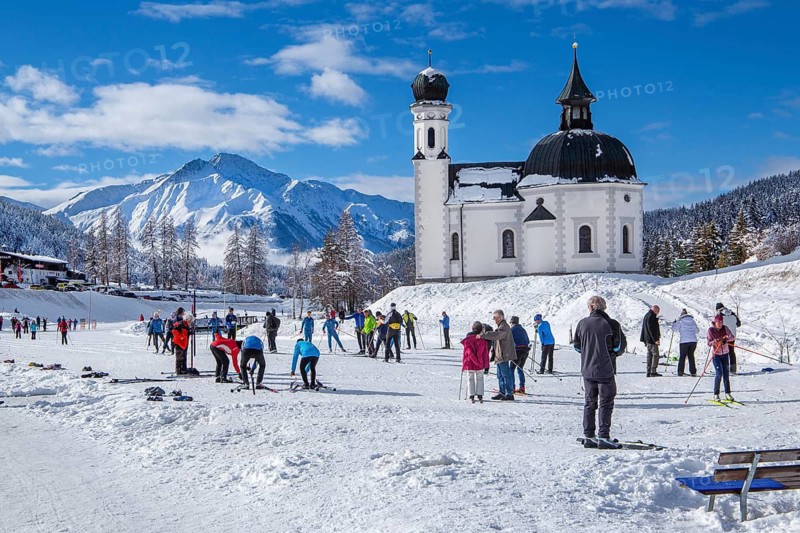 Seekirchl at the ski resort with Hocheder 2797m in winter, Seefeld, Seefeld Plateau, Tyrol, Austria