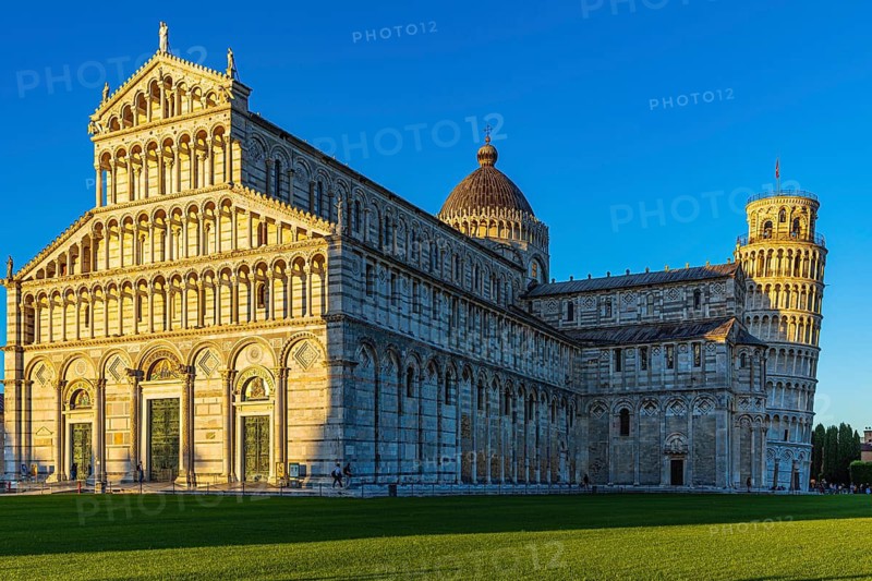 The Cathedral of Santa Maria Assunta and the Leaning Tower in the evening light, Pisa, Tuscany, Italy