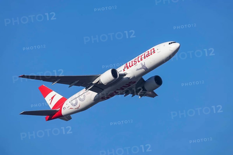 Aircraft climbing after take-off at Fraport Airport. Aircraft registration: OE-LPF, Boeing 777, Austrian Airlines. Frankfurt am Main, Hesse, Germany