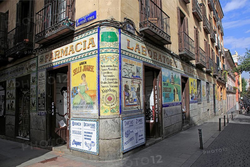 Laboratorio de Especialidades Café Farmacia, pharmacy cafe, Malasana barrio, Madrid city centre, Spain