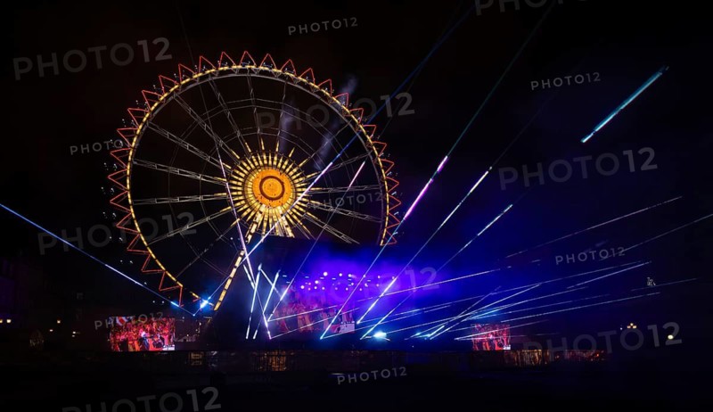 Night shot, rehearsal for New Year's Eve party, theatre, laser show, light show, Ferris wheel, Schlossplatz, Stuttgart, Baden-Württemberg, Germany