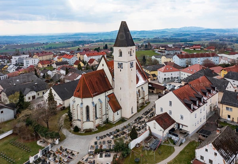 Drone image, local view, parish church, Wartberg ob der Aist, Mühlviertel, Upper Austria, Austria
