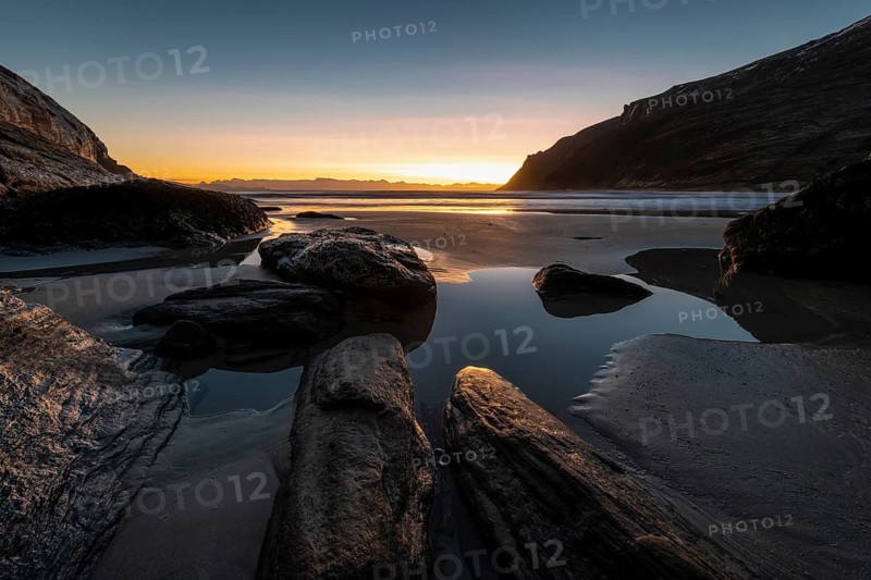 Evening in a sandy bay on the Norwegian European Sea, Söröya, Finnmark, December 2018