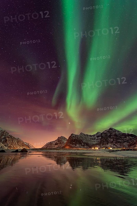 Aurora over the mountains and sea of Lofoten, Northern Lights, Northern Lights, Landscape, Leknes, Nordland/Lofoten, Norway