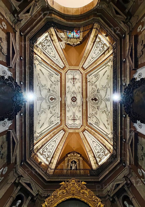 Igreja Paroquial de Santo Ildefonso, view of the ceiling of the early Baroque Catholic church built in the 18th century, Porto, Portugal