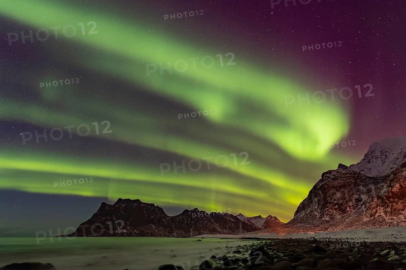 Aurora over the mountains and sea of Lofoten, Northern Lights, Northern Lights, Landscape, Leknes, Nordland/Lofoten, Norway