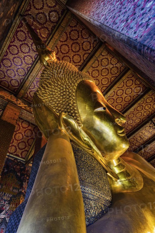 The reclining Buddha in Wat Pho temple, reclining, rest, resting, Buddhism, religion, world religion, sculpture, sculpting, art, statue, culture, believing, faith, peace, Asian, travel, holiday, tourism, representation, palace, tradition, traditional, decoration, decorated, house of prayer, building, attraction, landmark, gilded, gold, holy, pray, meditation, monastery, spirituality, meditate, spiritual, monument, famous, sight, philosophy, architecture, capital, Bangkok, Thailand