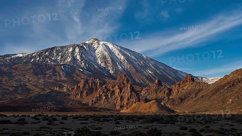 Llano de Ucanca, impressive snow-covered volcanic landscape with distinctive rocks and blue sky, Teide, Parque Nacional del Teide, Teide National Park, volcano, volcanism, UNESCO World Heritage Site, Tenerife, Canary Islands, Spain