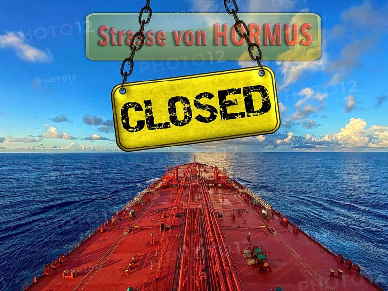 Symbolic image, Iran war, USA and Israel attack, Strait of Hormuz blocked as a strait, tankers, container ships, disrupted trade, oil crisis, deal maker Trump without vision for future and economic development, EU and Germany under political pressure, industry, Donald Trump, tariff threats, Elon Musk, Mark Zuckerberg, social networks, fake news, rights broken, hate, incitement, DSG Digital Services Act, re-election, USA, politics, announcements, vendetta, willed dictator, republican, US electoral system, global threat, lies, 2nd term, global burden, Ukrainian war, international law undermined, White House storm, threat to leave NATO