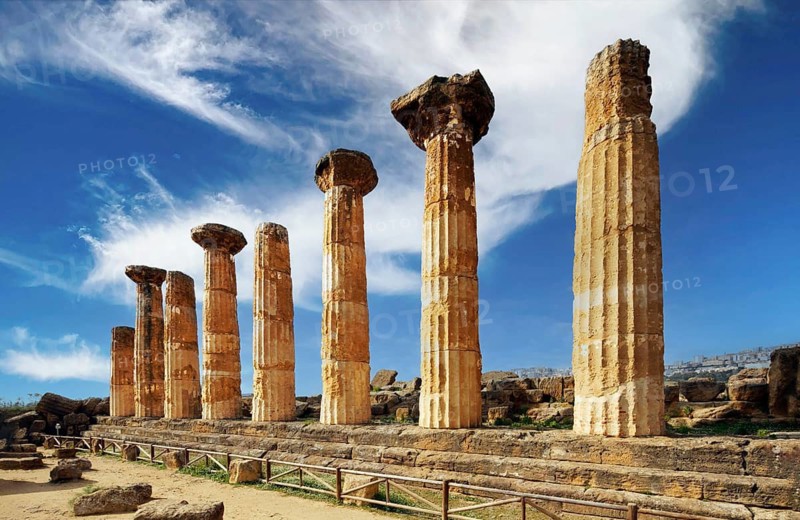 Temple of Hercules, also Temple of Heracles, ancient Greek temple of Doric order with originally 38 columns, around 500 BC, Valley of the Temples, Valle dei Templi, UNESCO World Heritage Site, near Agrigento, Sicily, Italy, Mediterranean
