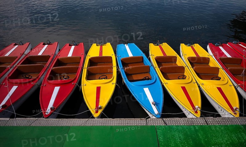 Colorful electric motor boats, electric boats, rental boats, boat rental, boat rental, Bregenz, Vorarlberg, Lake Constance, Austria