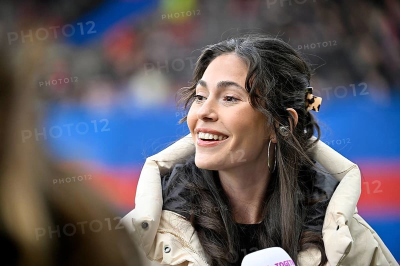 DAZN presenter reporter Ann-Sophie Kimmel Portrait smiles soccer Bundesliga, Voith-Arena, Heidenheim, Baden-Württemberg, Germany