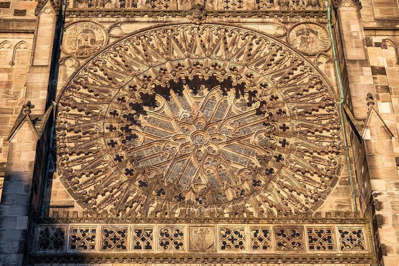 Detailed view of the west façade of St. Lawrence Church with an approx. 9 meter diameter rosette, also known as a stone rose, old town of Nuremberg, Middle Franconia, Franconia, Bavaria, Germany
