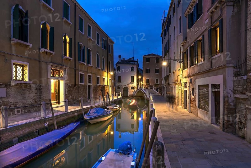 Quiet evening mood on a side canal in the Dorsodoro district, Venice, Veneto, Italy
