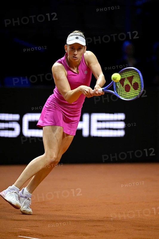 Action Elise Mertens (BEL) Women's Porsche Tennis Grand Prix Porsche Arena, Stuttgart, Baden-Württemberg, Germany