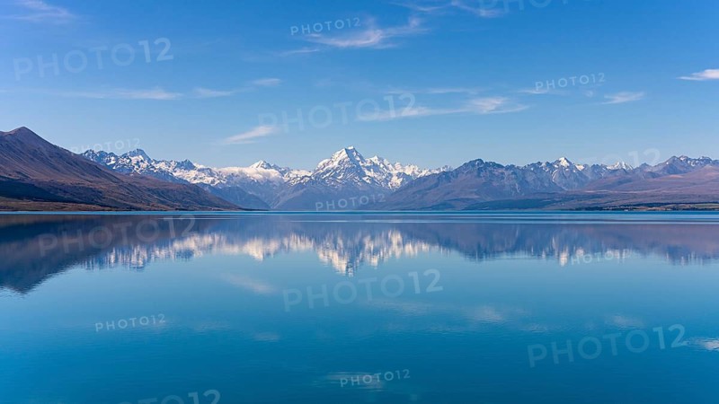 Landscape with mountains and lake. Lake Pukaki and Mount Cook. Aoraki Mount Cook National Park, Canterbury, South Island, New Zealand