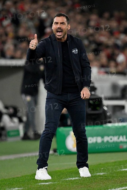 Coach Coach Zsolt Löw RasenBallsport RB Leipzig RBL Gesture Gesture Thumbs up Semi-final, DFB Cup, MHPArena, MHP Arena Stuttgart, Baden-Württemberg, Germany