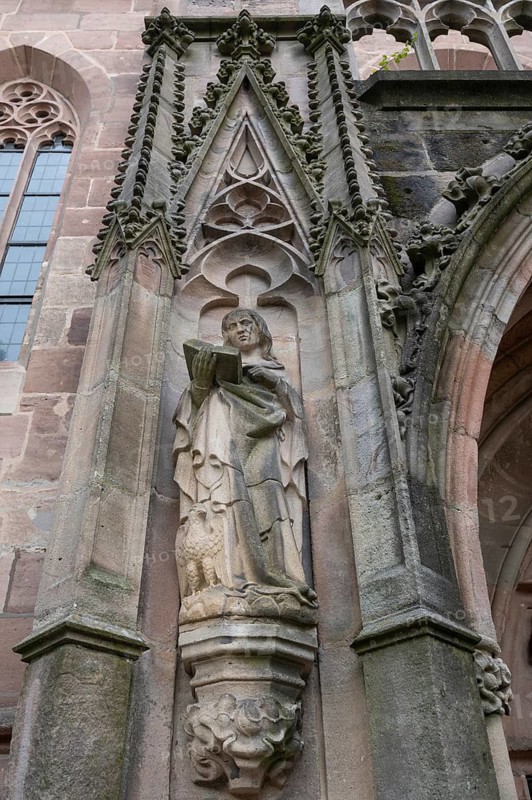 Sculpture to the left of the main entrance portal of St Nicholas and St Ulrich Church, Kirchenberg 15, Nuremberg-Mögeldorf, Middle Franconia, Bavaria, Germany