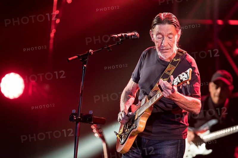 Chris Rea, singer and guitarist Christopher Anton Chris Rea live on Road Songs for Lovers tour at Berlin's Tempodrom on 30.10.2017