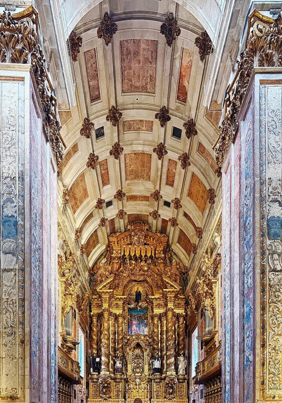 Porto Cathedral, view of the altar with historic double instruments, Sé do Porto, UNESCO World Heritage Site, Porto, Portugal