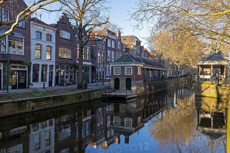 Houses on the river Binnengouwe, reflections, Gouda, Holland, Netherlands