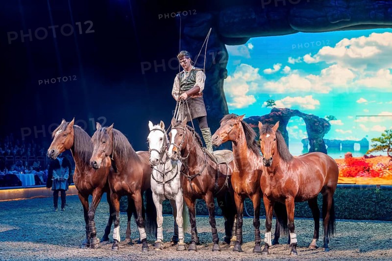 Cavalluna, horse show on Gateway to the Otherworld tour in Berlin's Uber Arena on 17.01.2026