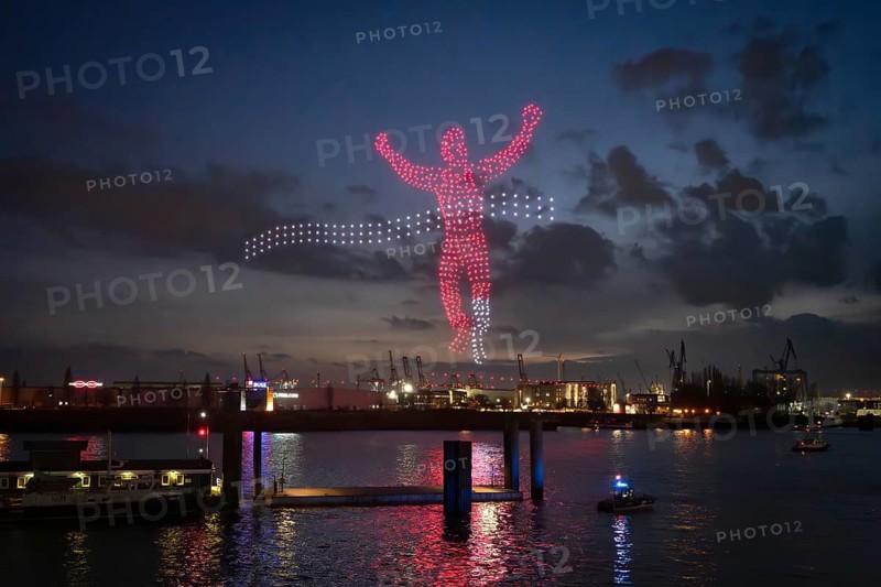 Drone light show over the Elbe as part of the Hamburg Olympic bid on 26.02.2026, Landungsbrücken, Hamburg, Germany