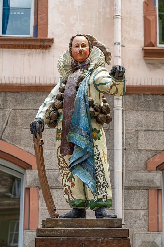 Narro, the traditional figure of the Villingen carnival on the Narrobrunnen, Villingen-Schwenningen, Black Forest, Baden-Württemberg, Germany
